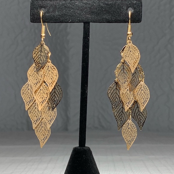 Jewelry - 4/$10 Gold Multi Leaf Drop Earrings